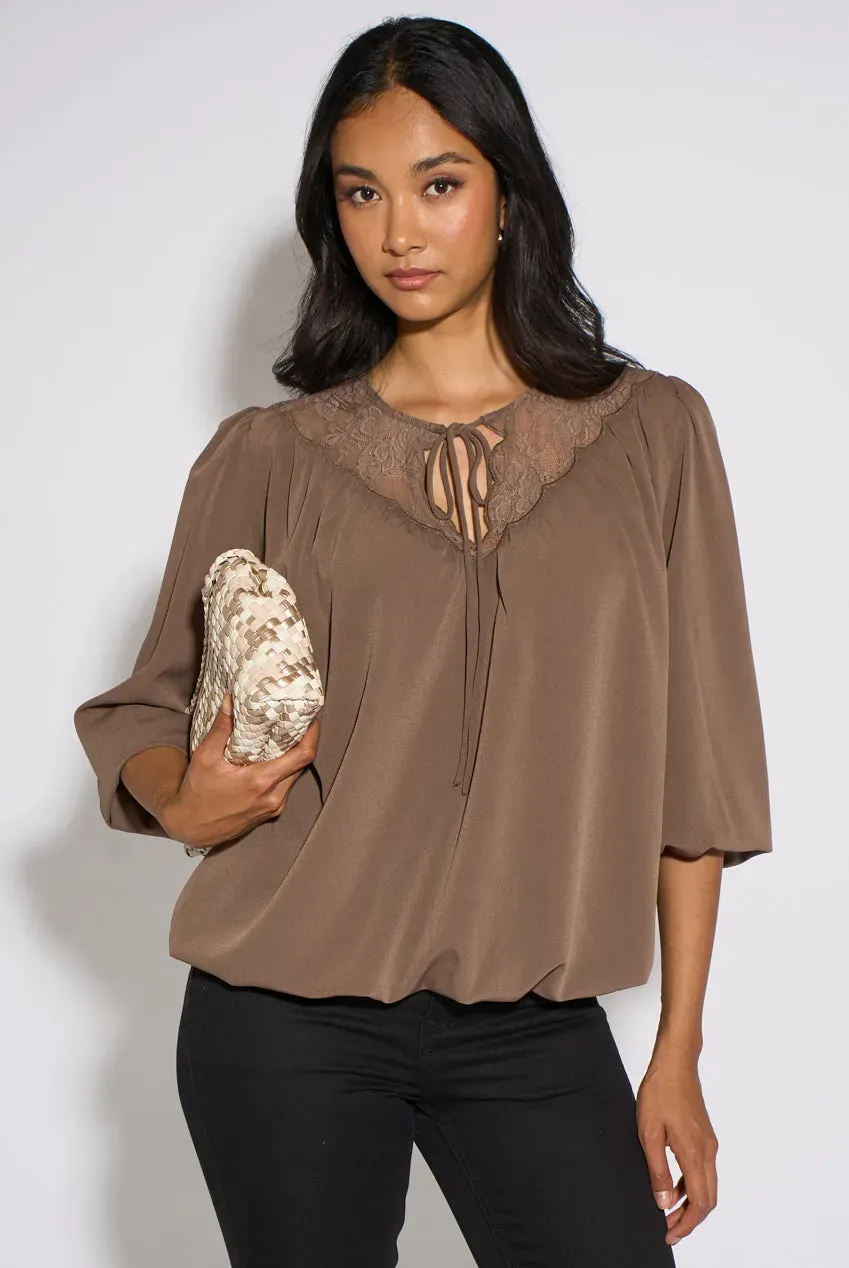 Gini London Mocha Lace Trim camicetta mocha pizzo