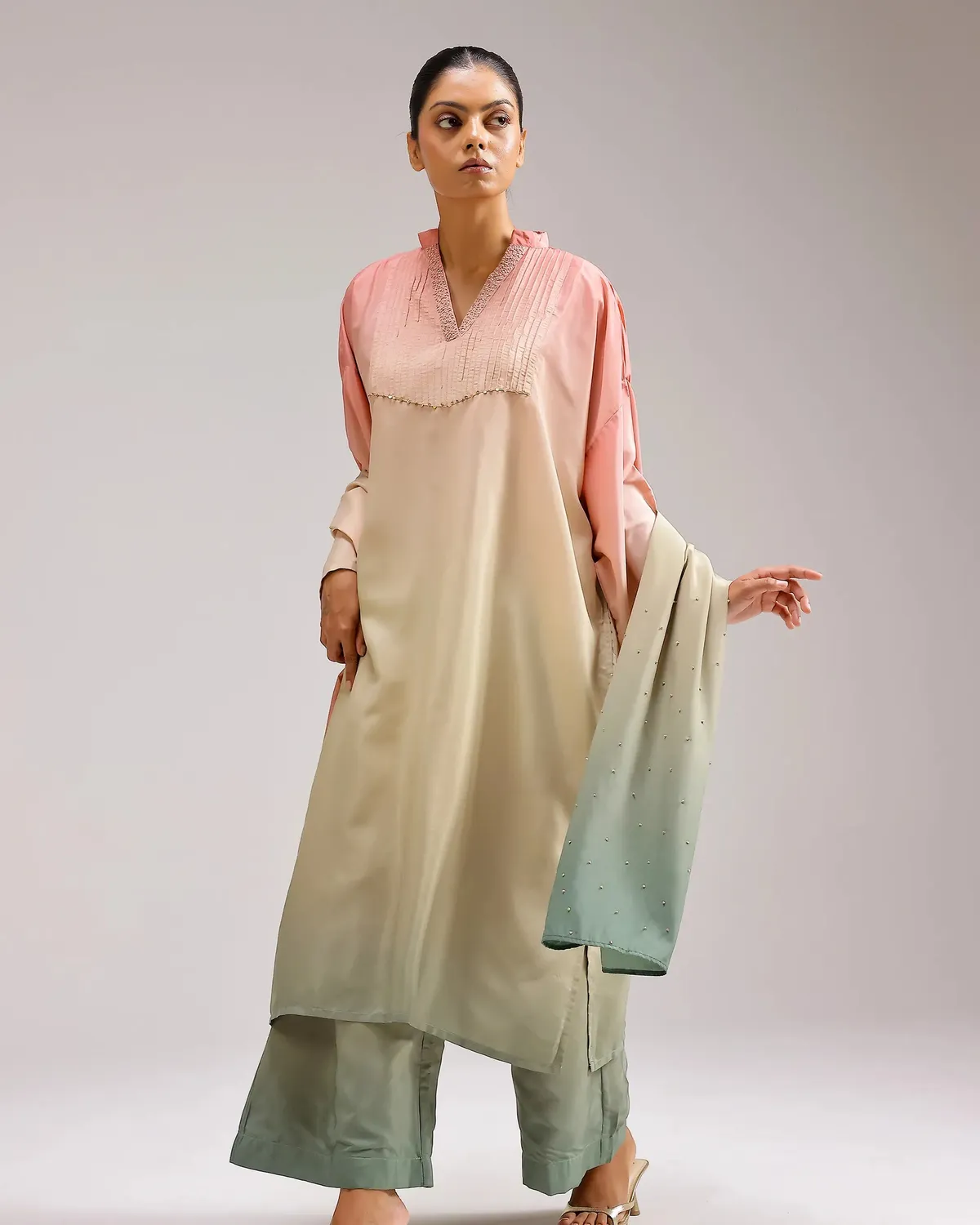 Our Dve Fade Crepe kurta sfumata rosa verde scollo V