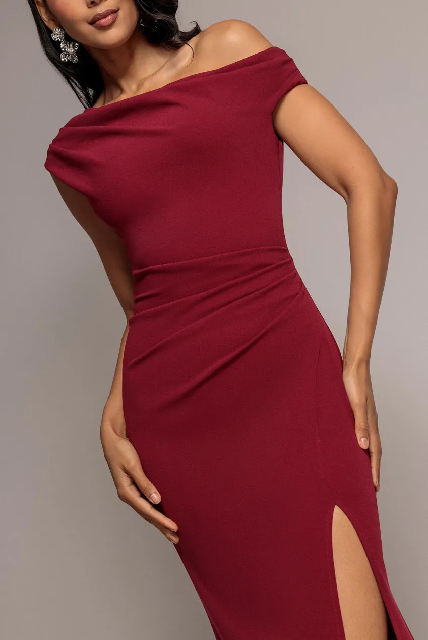 Goddiva One Shoulder Split maxi abito bordeaux scuba