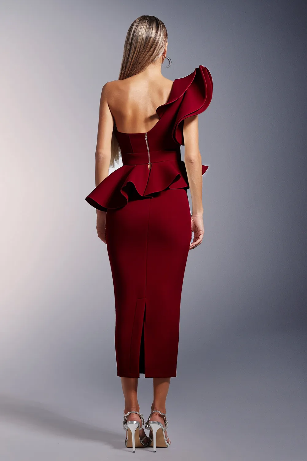 Bella Barnett Luysa set midi rosso monospalla asimmetrico