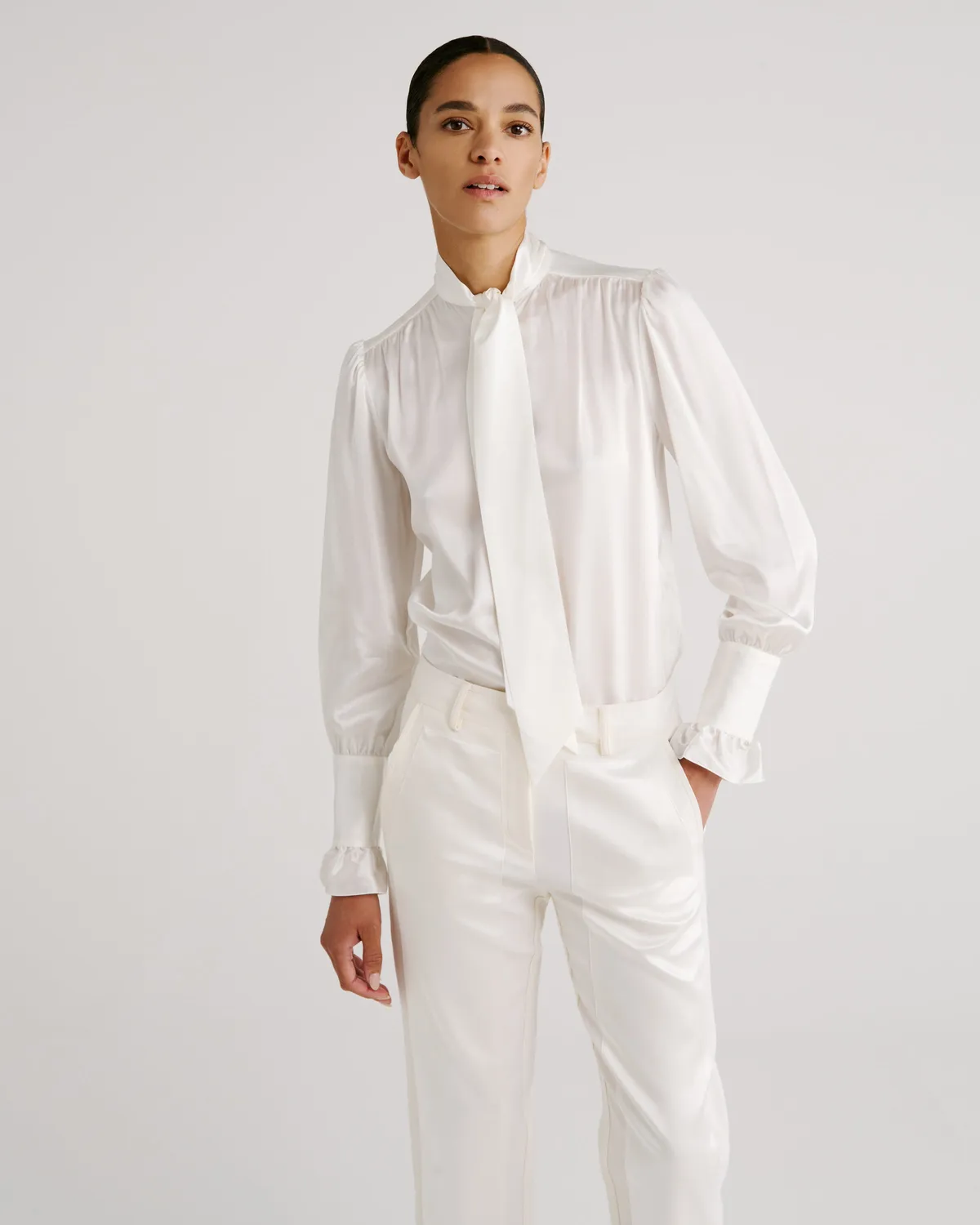 Violante Nessi Scheggi pantaloni avorio satin smoking