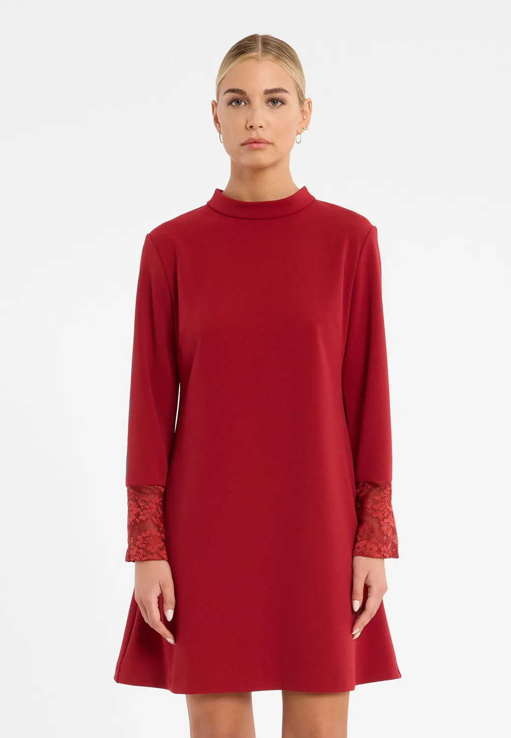 Ana Alcazar Cenea abito corto rosso maniche pizzo