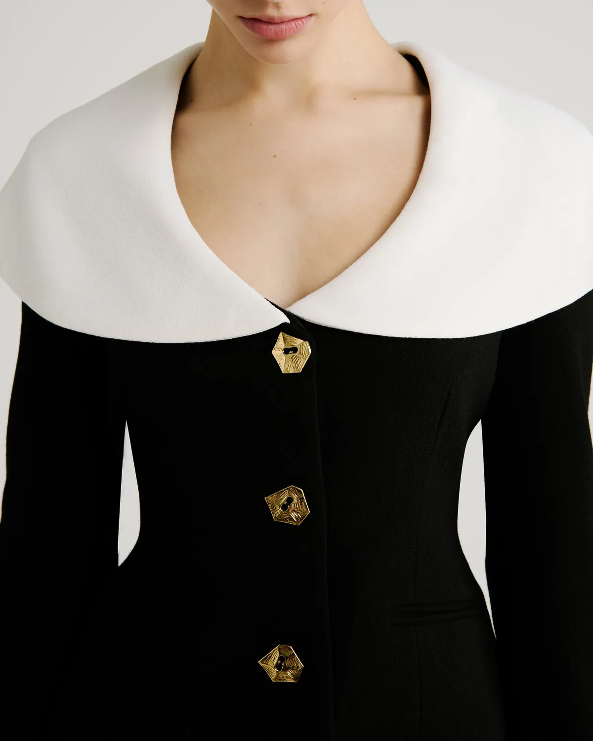 Violante Nessi Amato blazer nero avorio lana crêpe