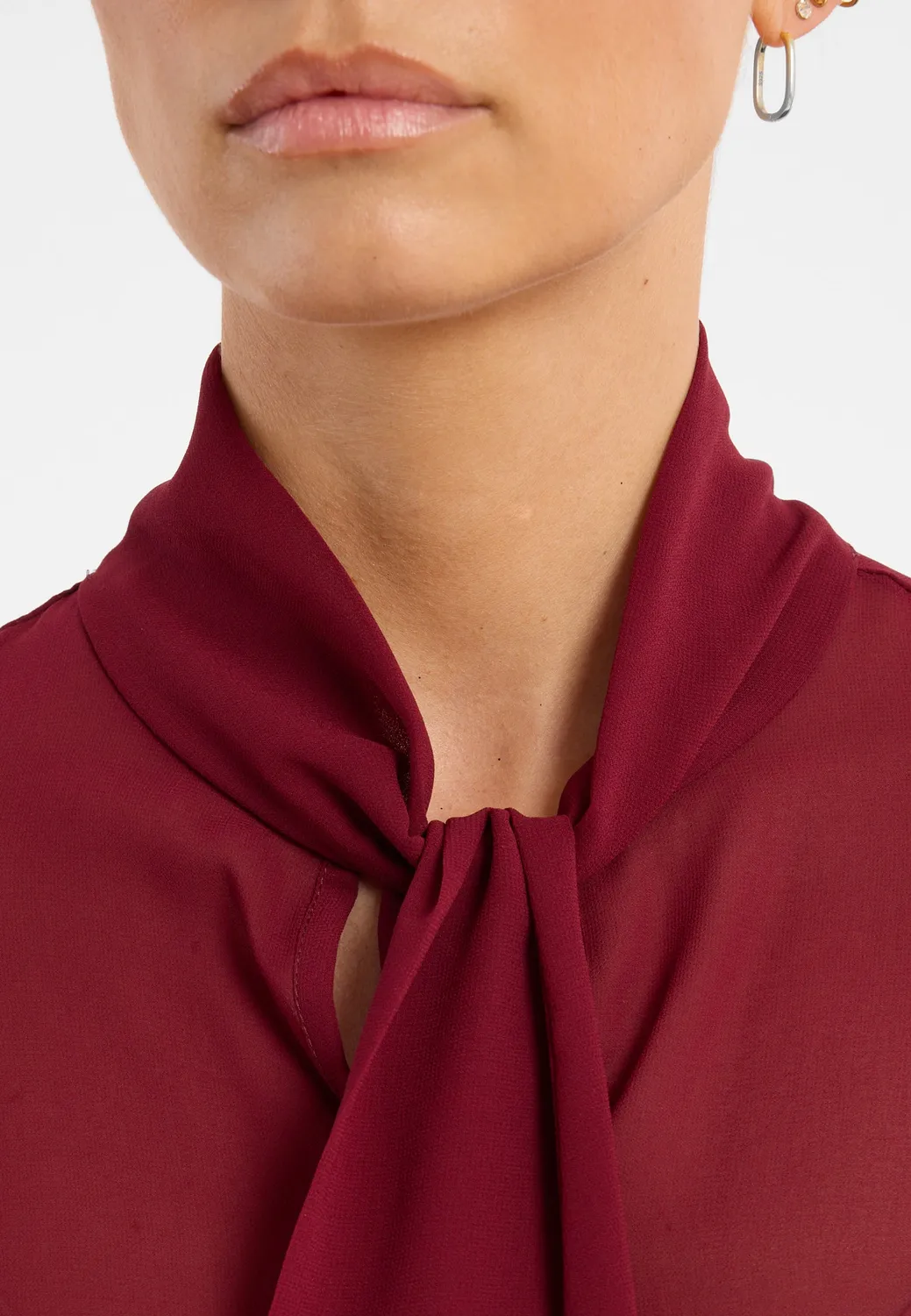 Ana Alcazar Cosy blusa chiffon bordeaux con fiocco