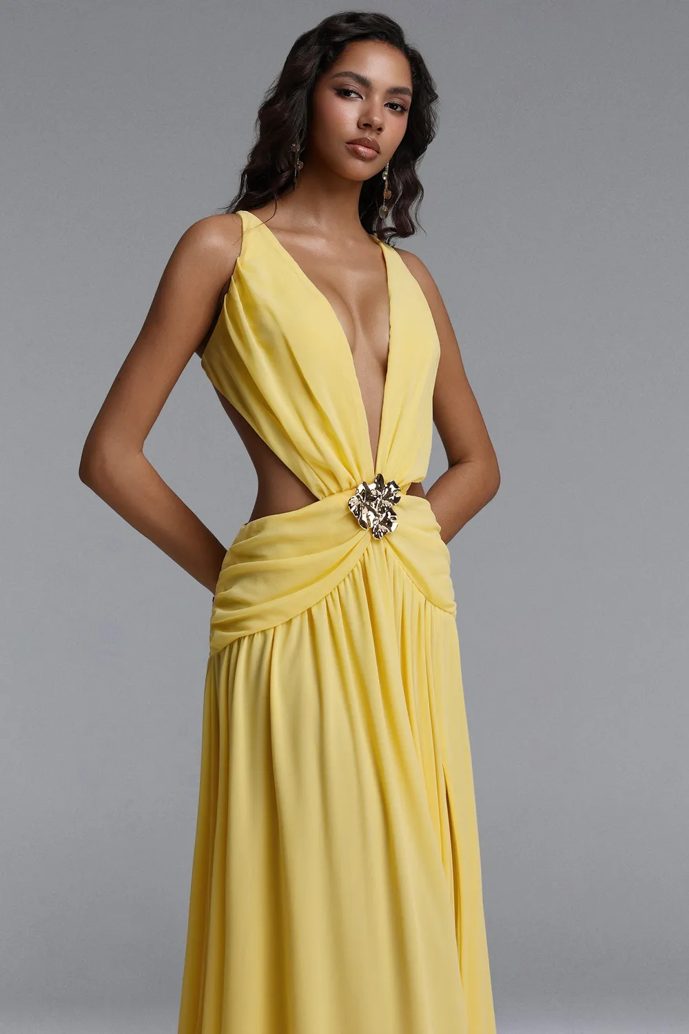 Bella Barnett Ivanna abito maxi giallo scollo V spacco