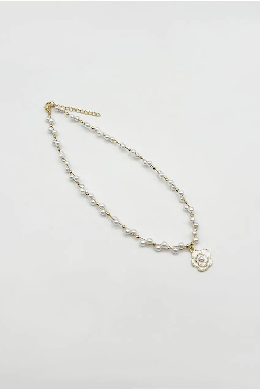 SVNX Pearl Chain collana perle camelia oro bianco