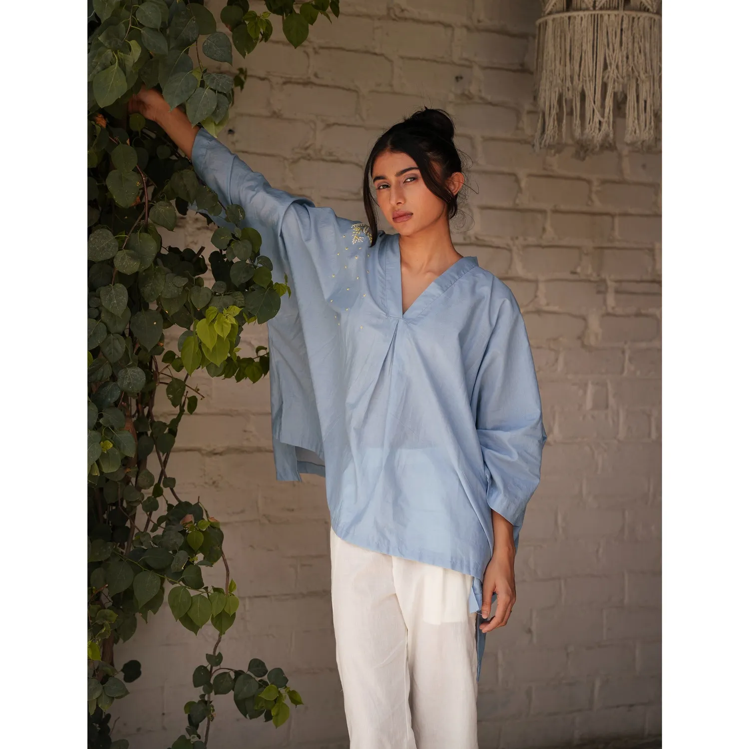 Our Dve Capsule 20 camicia donna blu cotone manica kimono