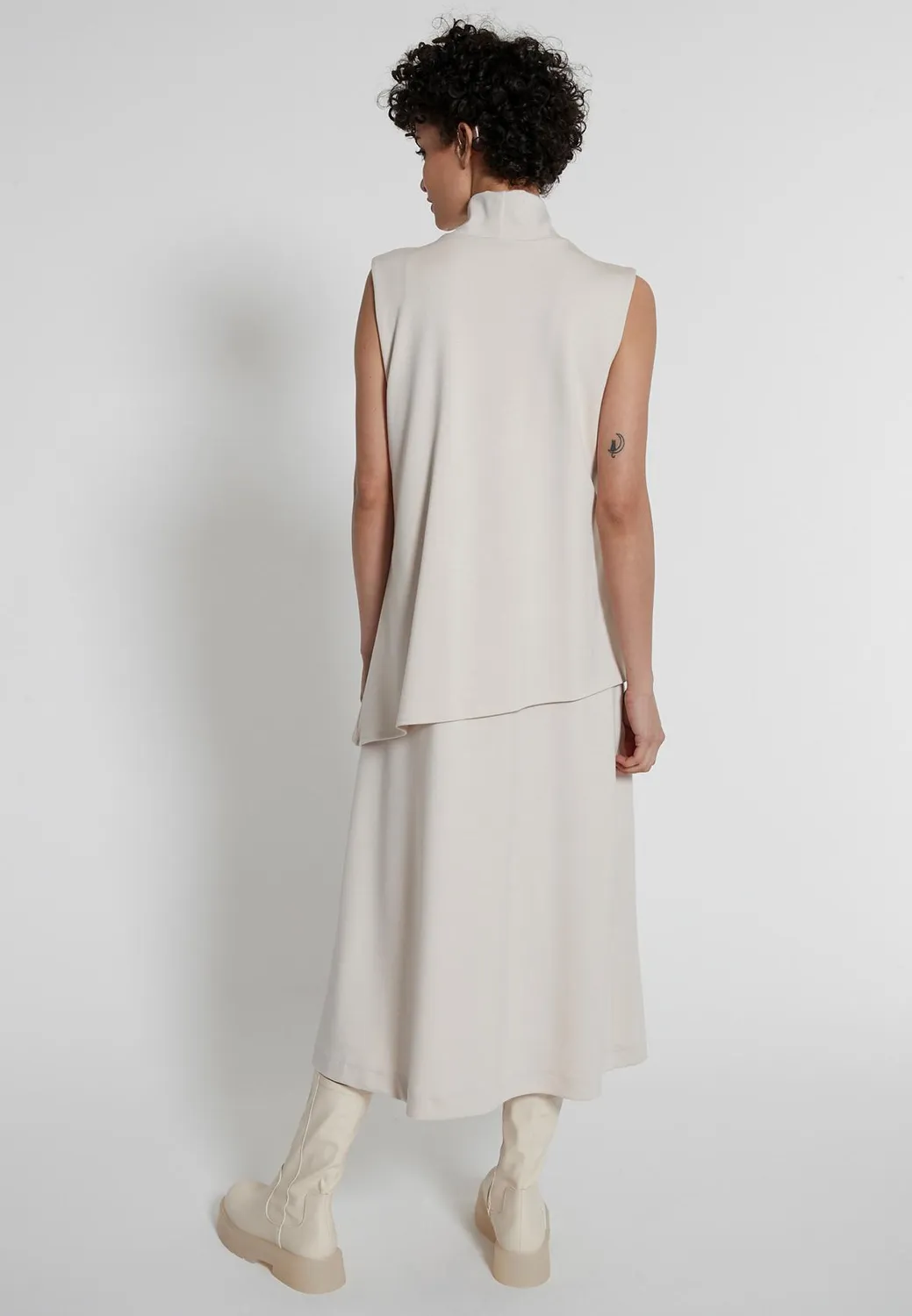 Ana Alcazar Hedis abito midi bianco collo alto asimmetrico