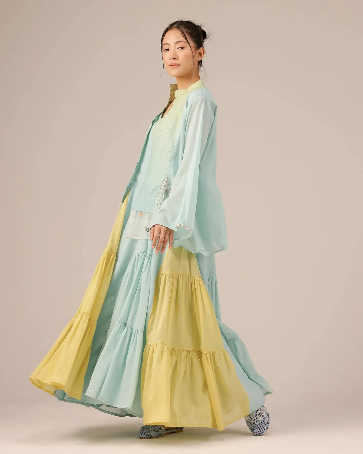 Our Dve Blush Pearl Giacca azzurra ricamata mull
