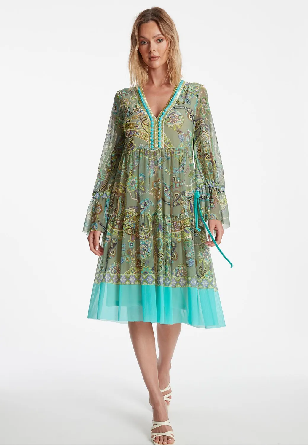 Ana Alcazar Zikone abito paisley verde volant