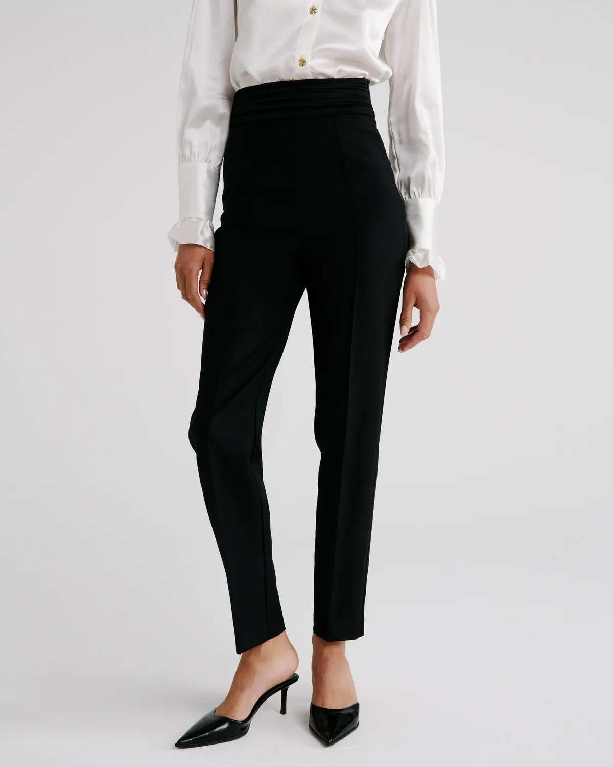 Violante Nessi Otero pantaloni neri lana crepe