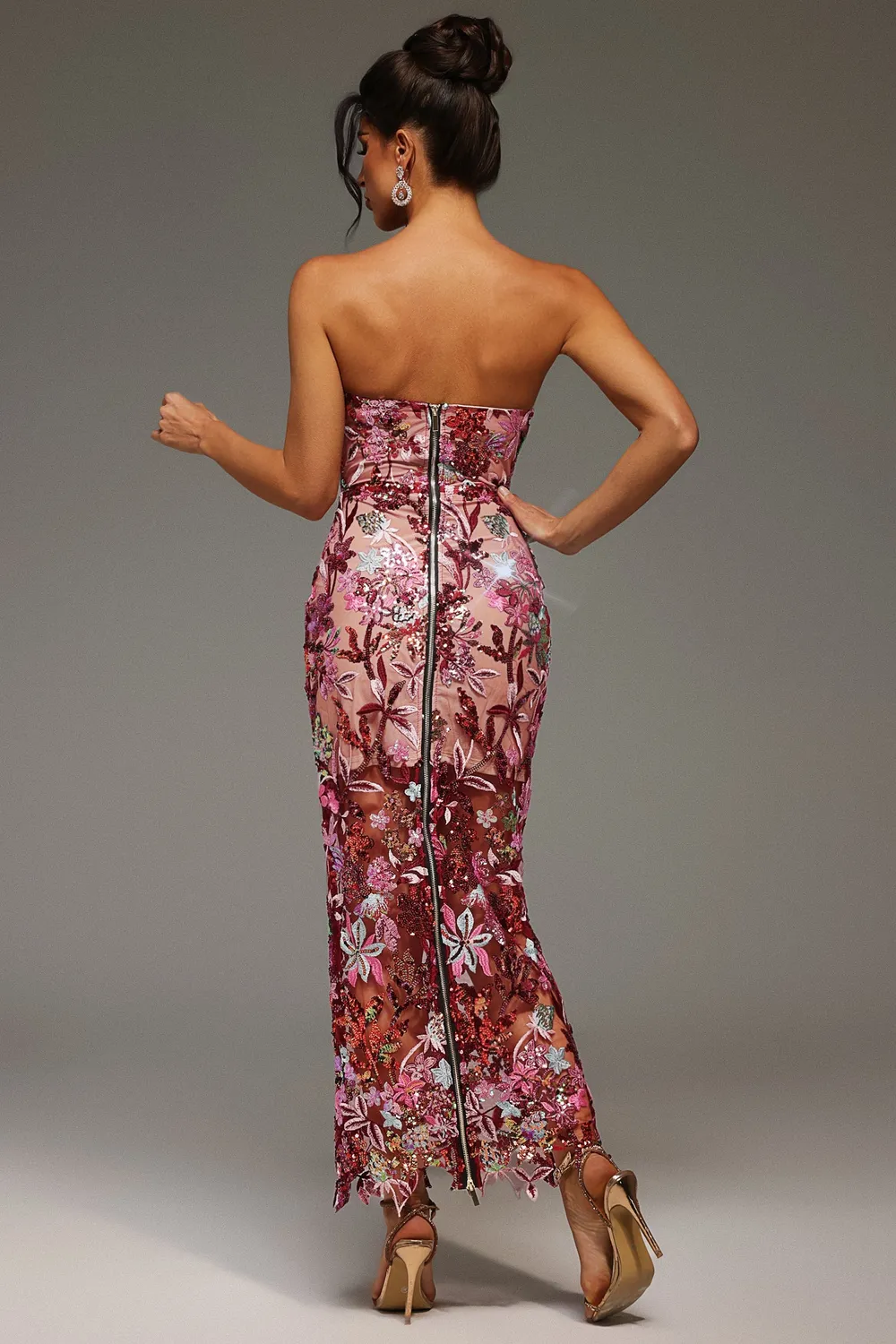 Bella Barnett Lilya abito maxi rosa paillettes spalle scoperte