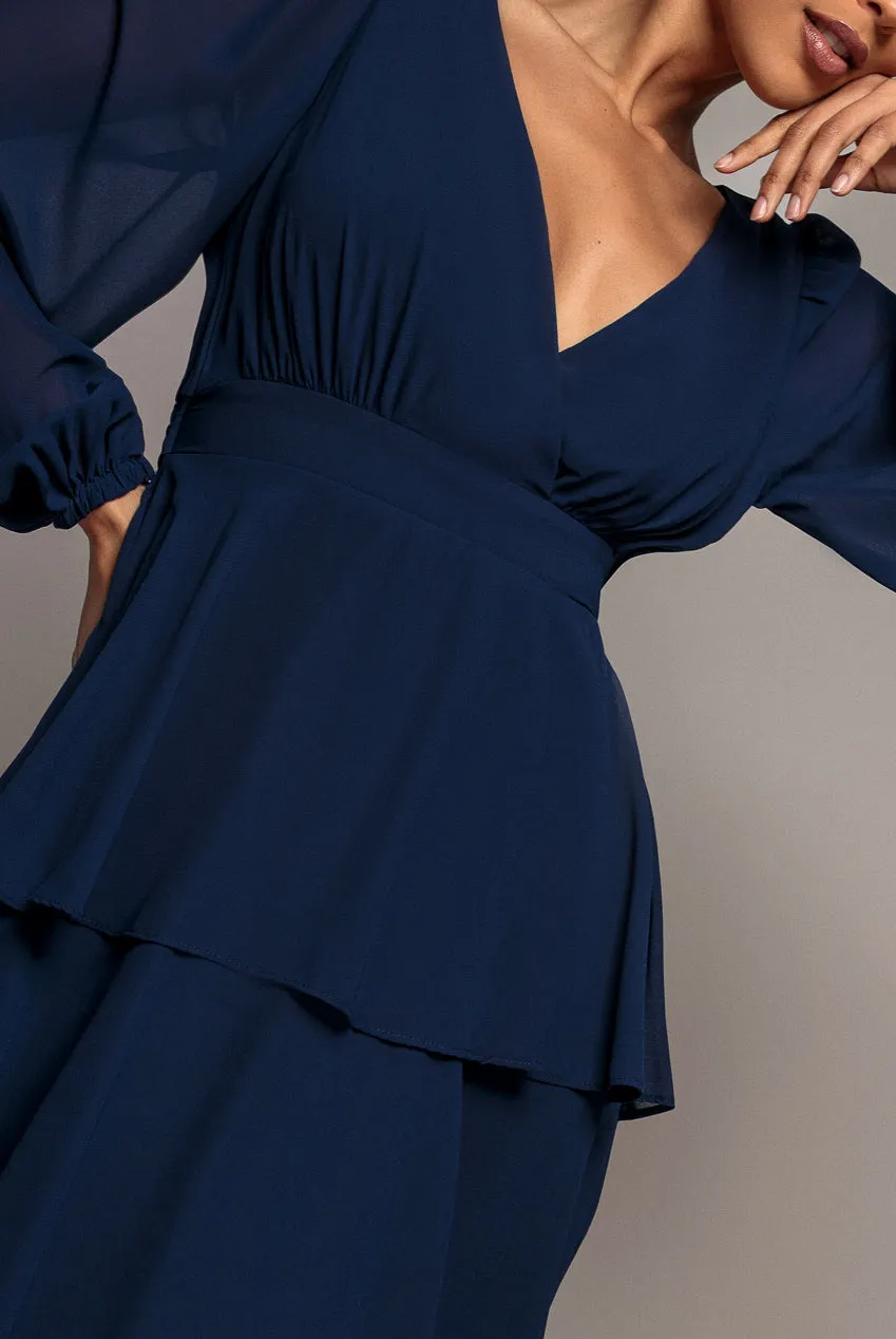 Goddiva Tiered Chiffon abito blu navy incrocio maniche lunghe
