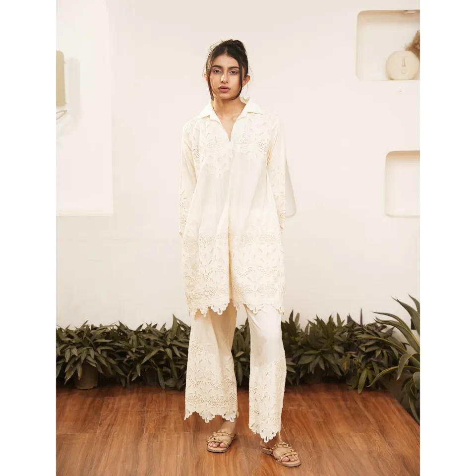 Our Dve Capsule 18 coordinato top pantalone beige cotone