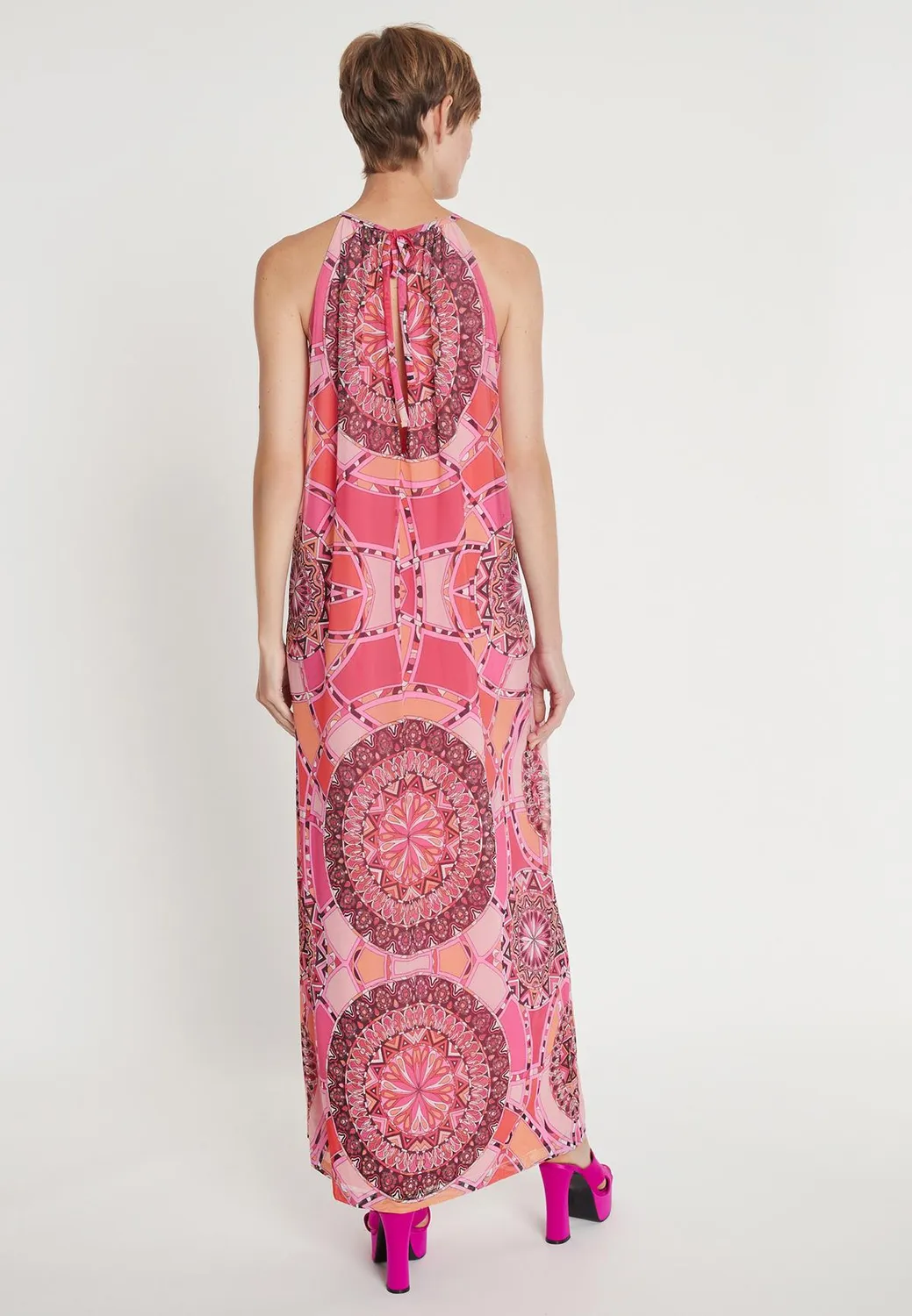 Ana Alcazar Leira abito maxi paisley spalline
