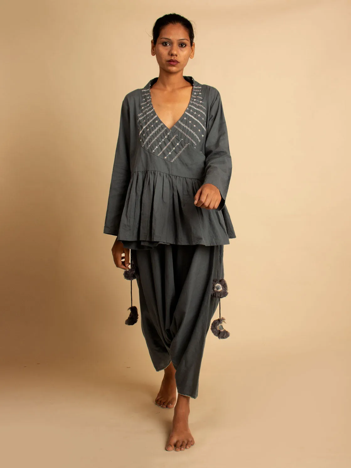 Our Dve Tiba Top top grigio cotone