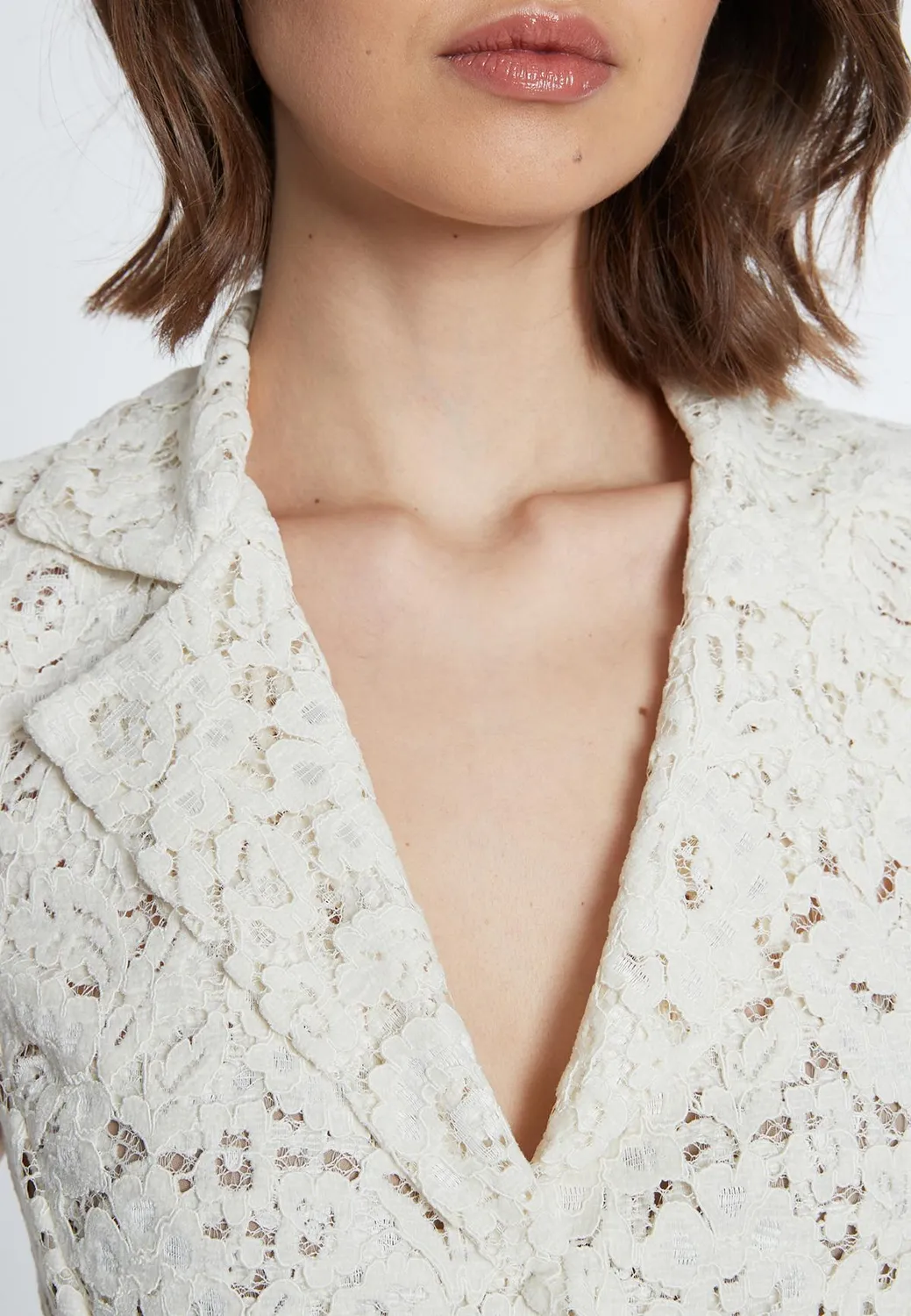 Ana Alcazar Sahaba Blazer pizzo bianco con perle