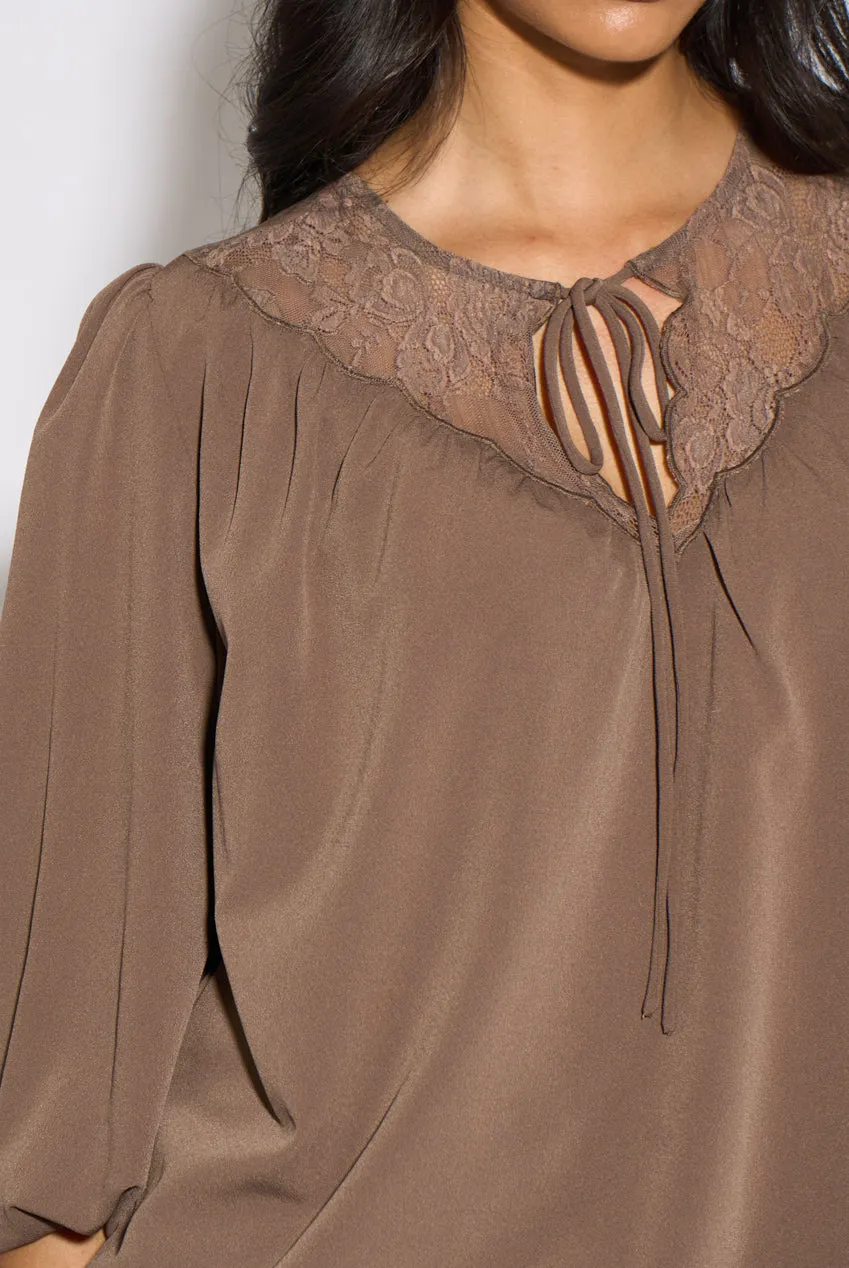 Gini London Mocha Lace Trim camicetta mocha pizzo