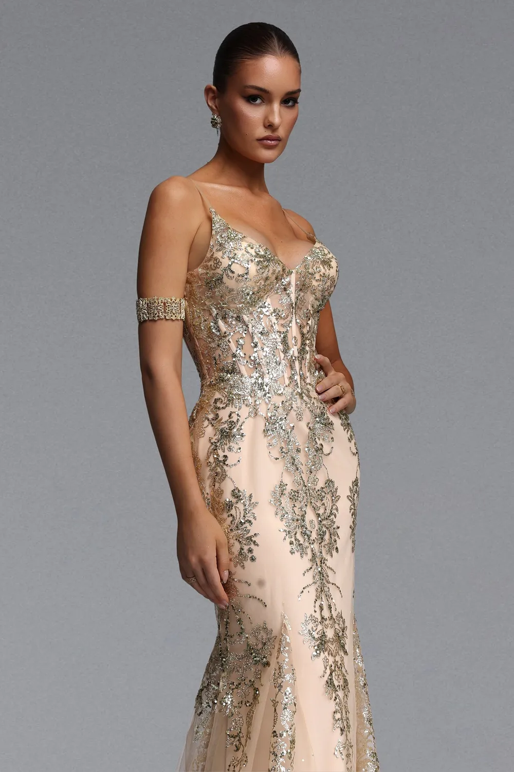 Bella Barnett Miriam abito maxi paillettes beige corsetto