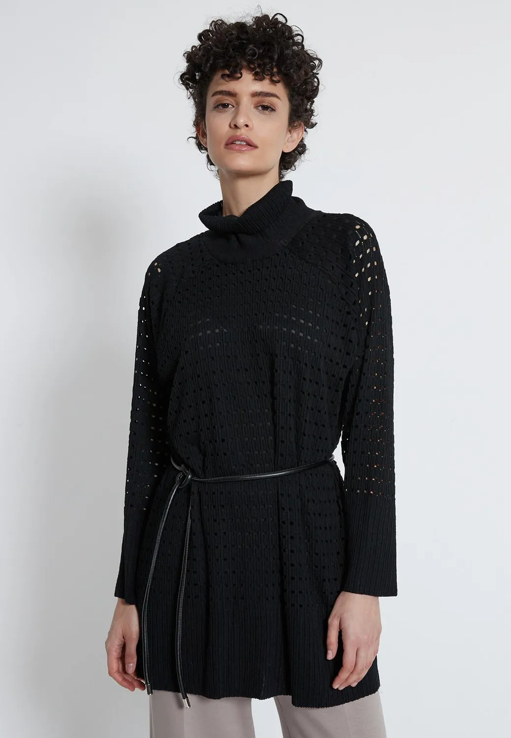 Ana Alcazar Habbsi maglia uncinetto collo alto