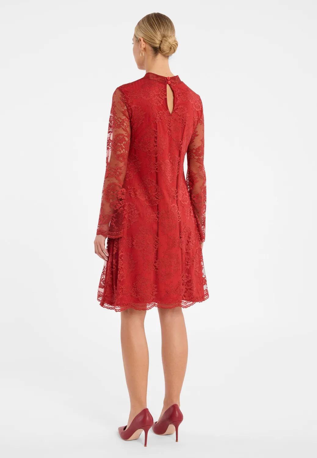 Ana Alcazar Cenny abito pizzo rosso ruggine