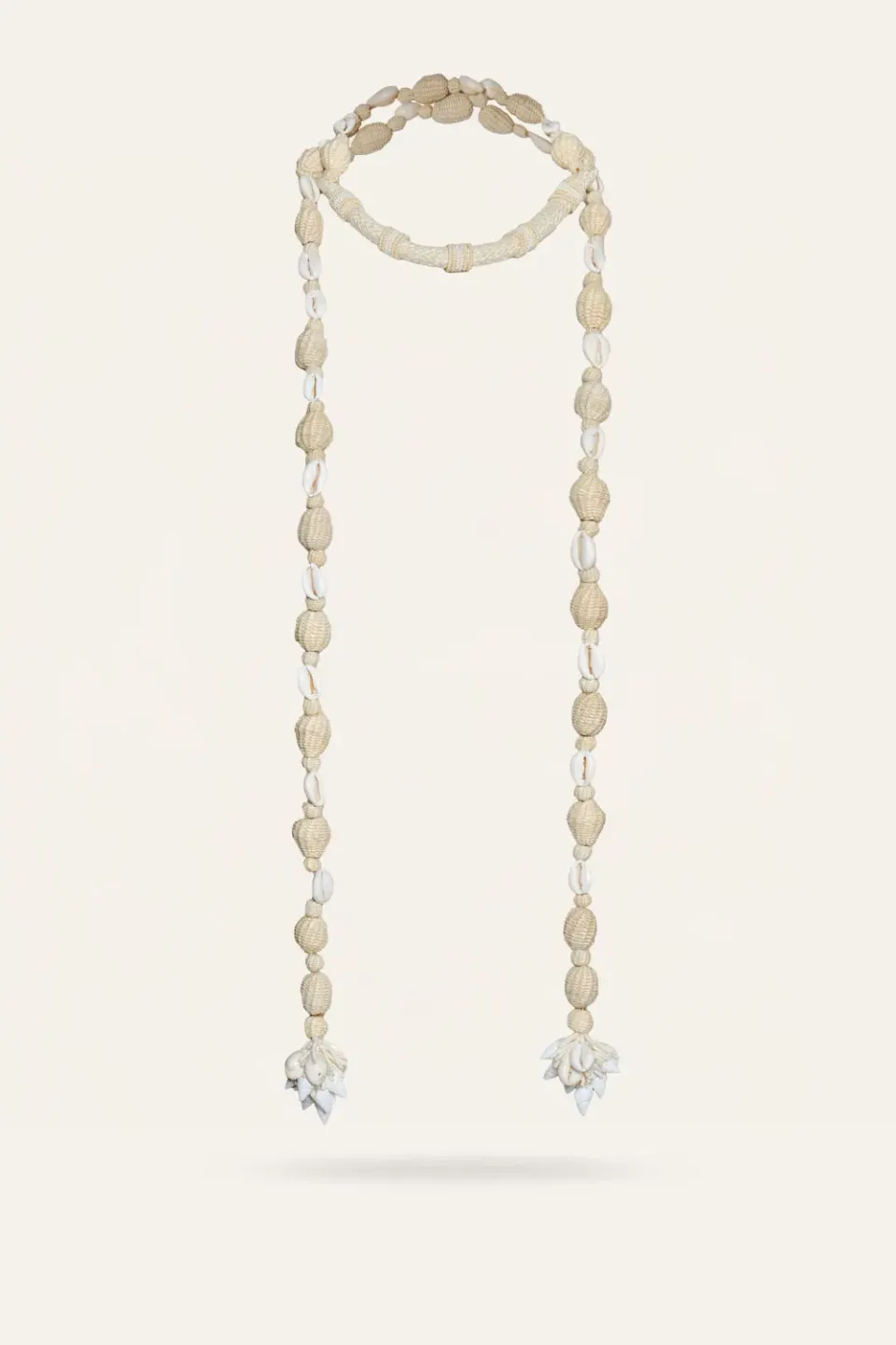 Johanna Ortiz Elegancia Bohemia collana conchiglie ecru lunga