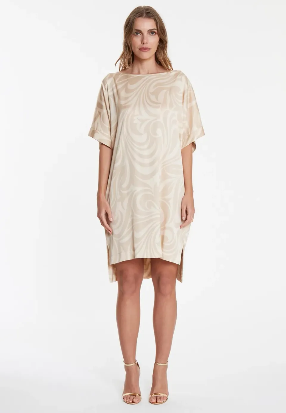 Ana Alcazar Wapea abito camicia oversize beige satinato