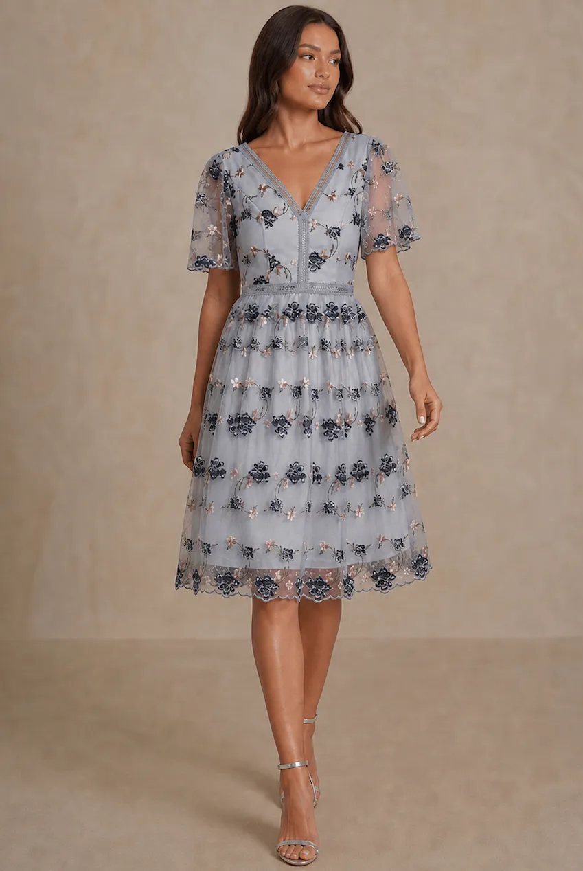 Chi Chi London Floral abito pizzo midi blu ricamo floreale