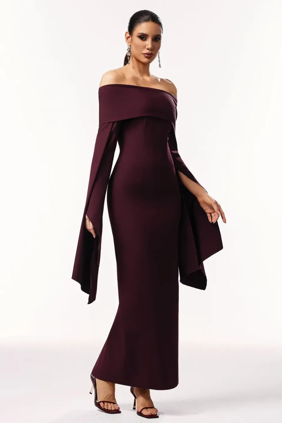 Bella Barnett Zaria abito maxi viola spalle scoperte