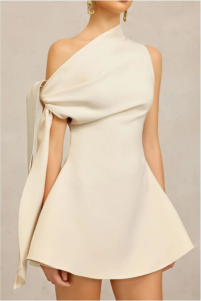 Bella Barnett Retale One Shoulder abito mini bianco monospalla