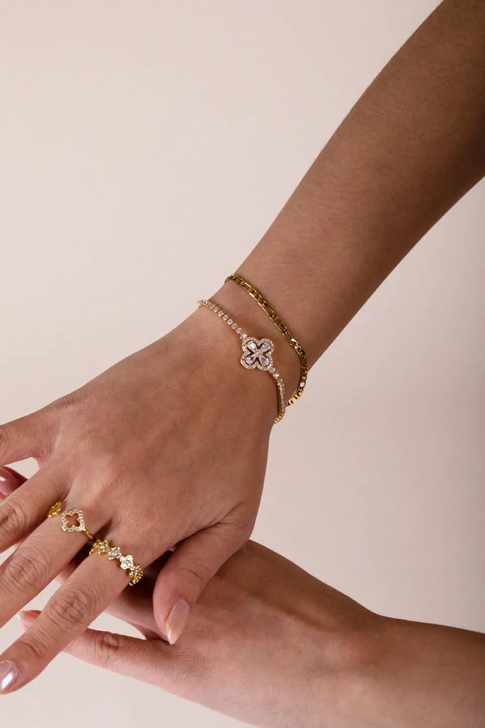 SVNX Clover bracciale oro quadrifoglio pietre