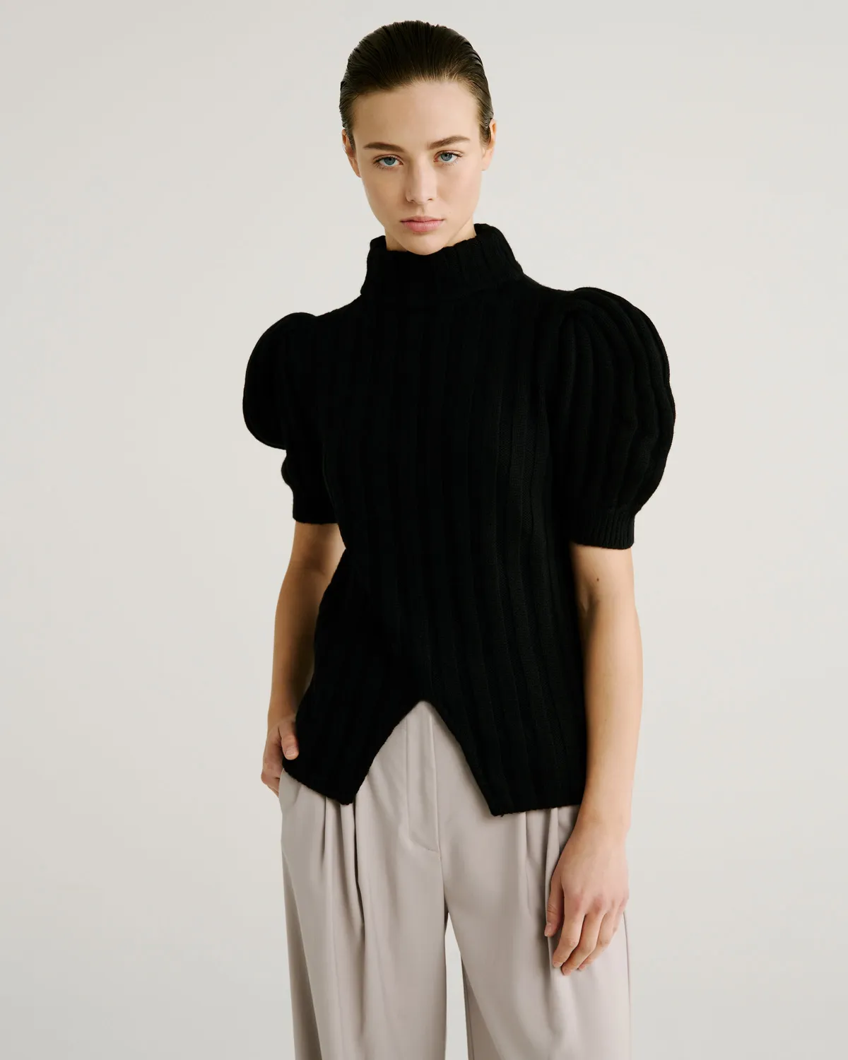 Violante Nessi Riley Maglia Nera Cashwool Maniche Corte