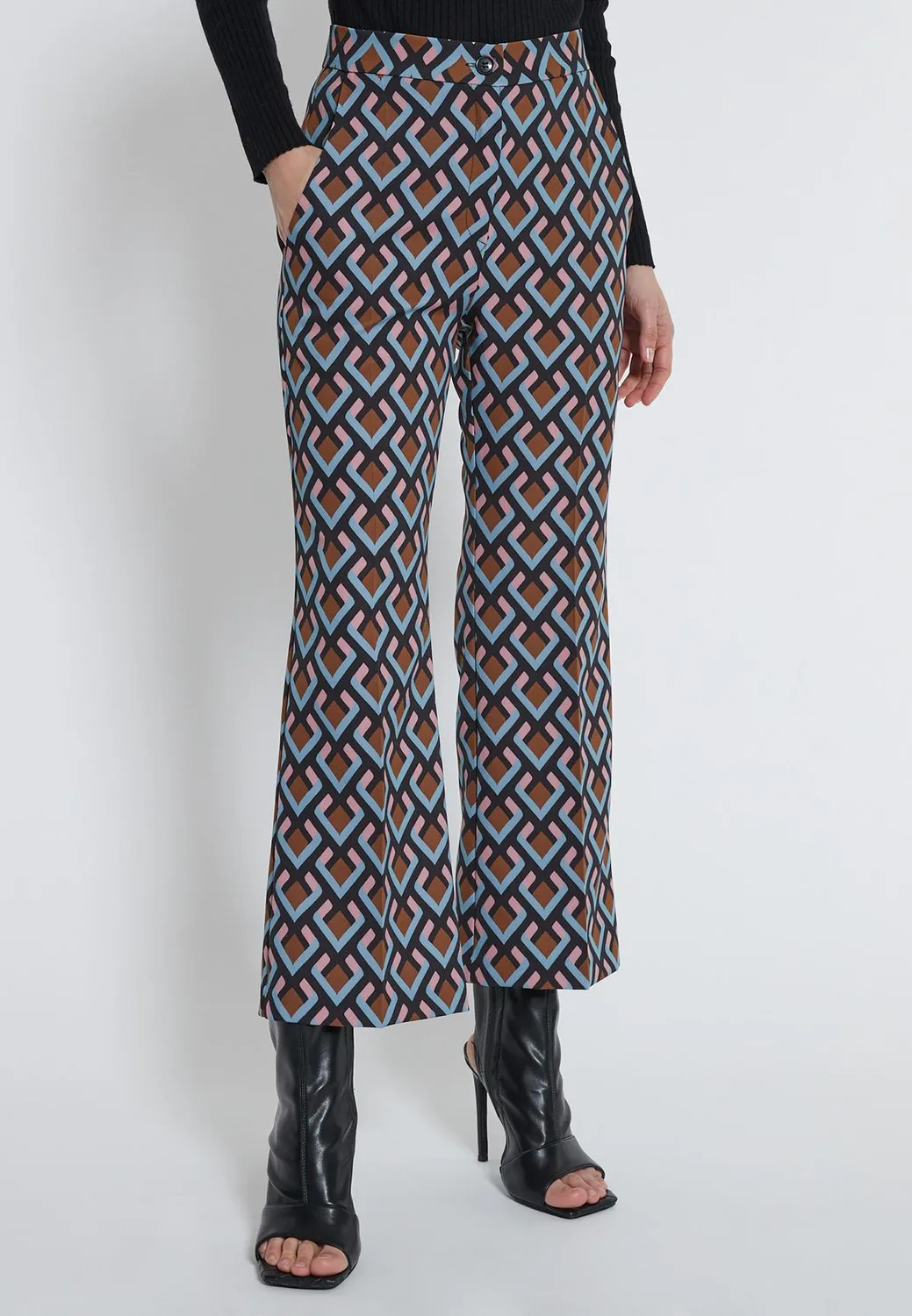 Ana Alcazar Halore pantaloni cropped 7/8 svasati