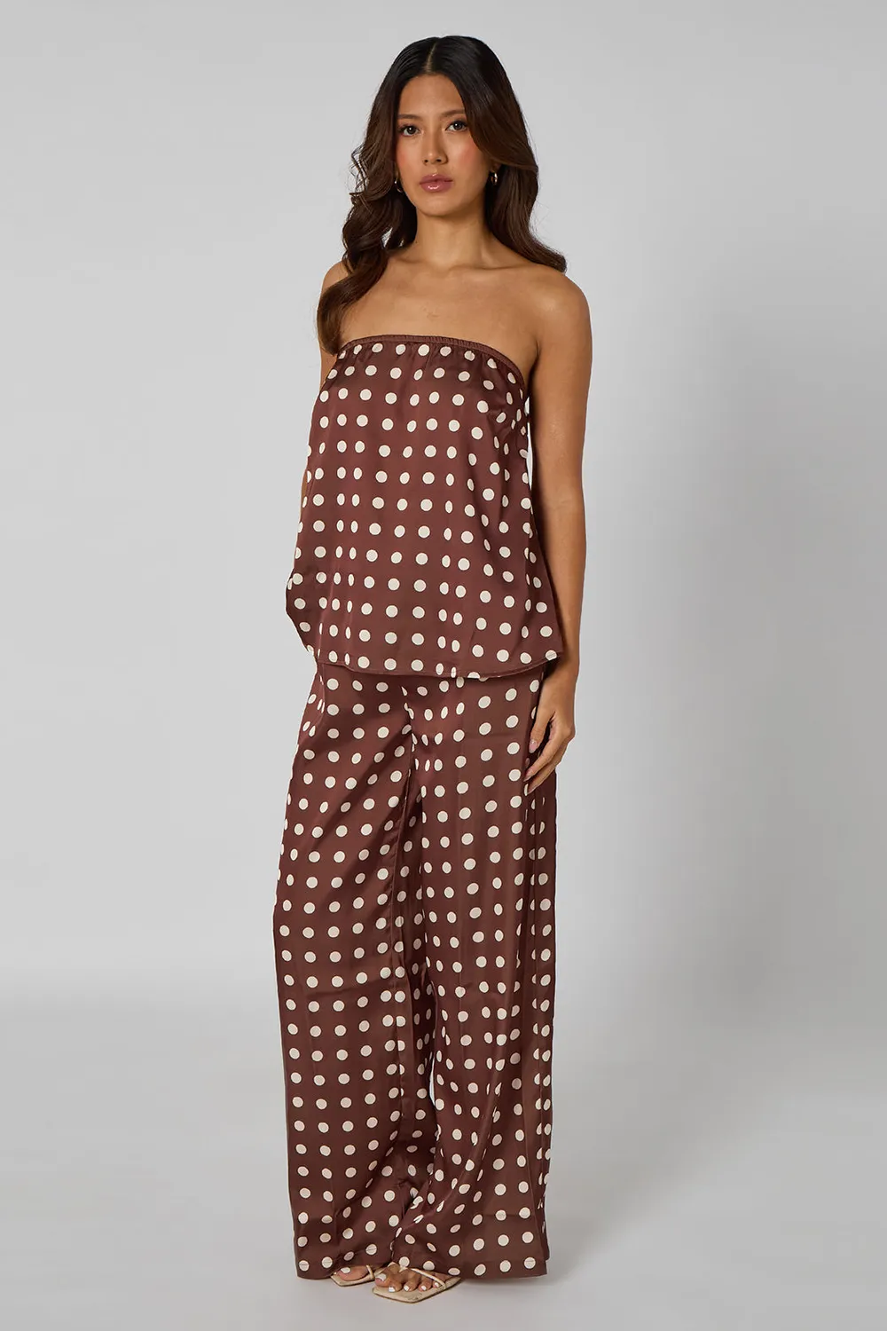 Urban Bliss Spot Bow Back top cioccolato a pois