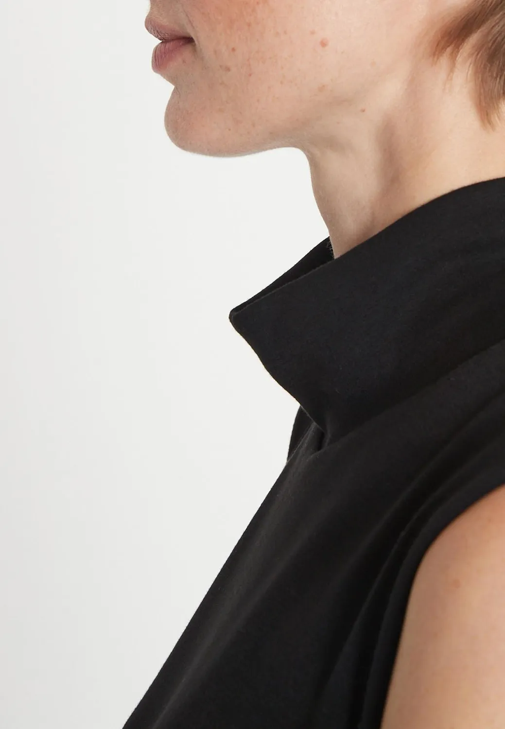 Ana Alcazar Hedi abito midi nero collo alto