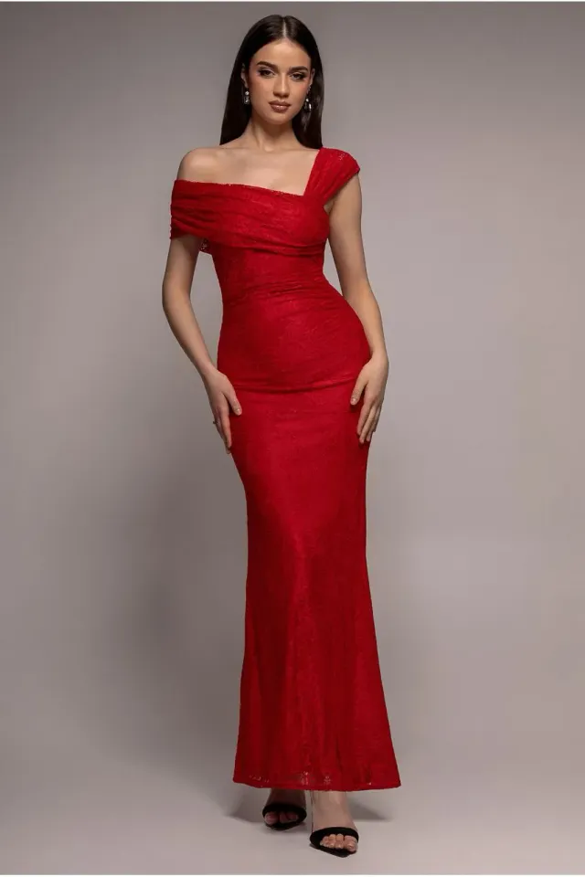 Goddiva Bardot abito maxi rosso in pizzo monospalla