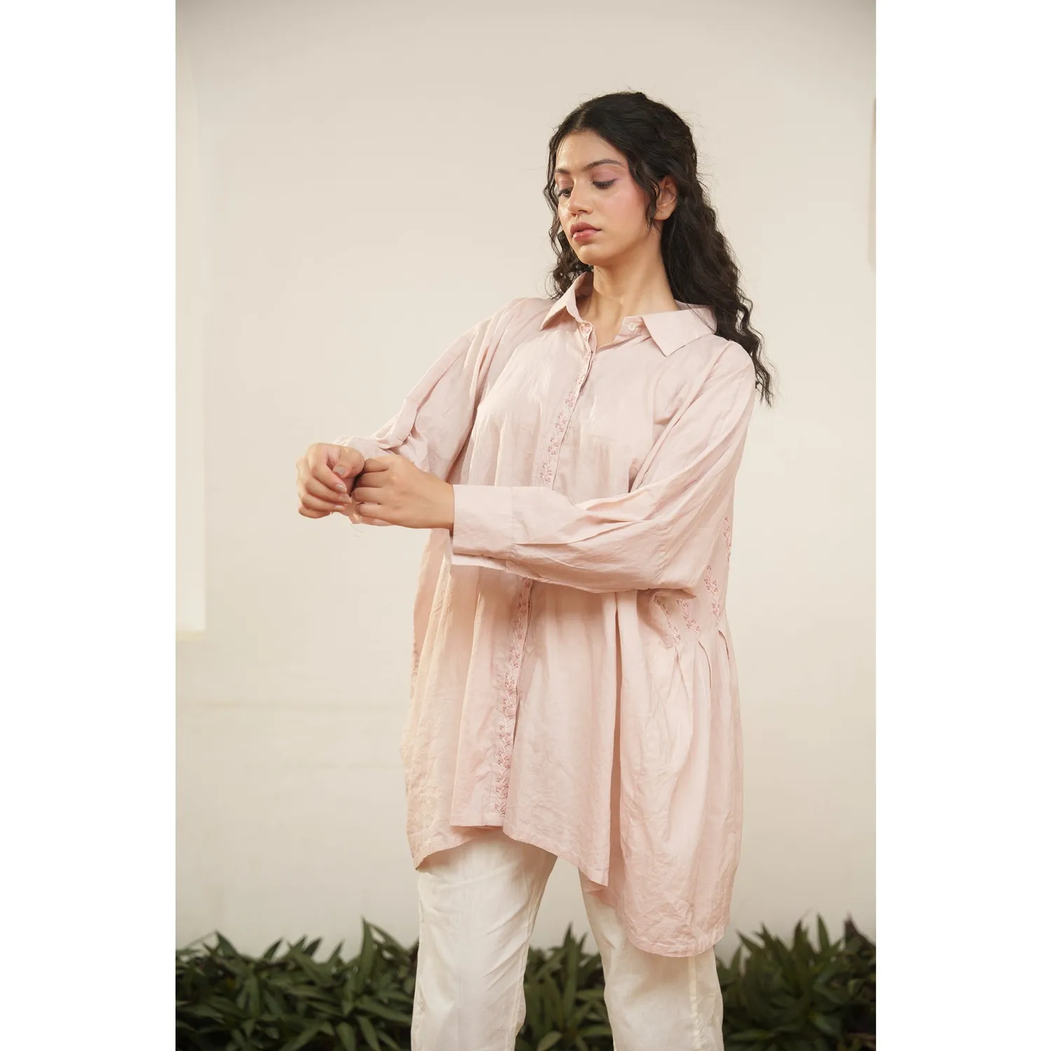 Our Dve Capsule 19 camicia rosa cotone asimmetrica