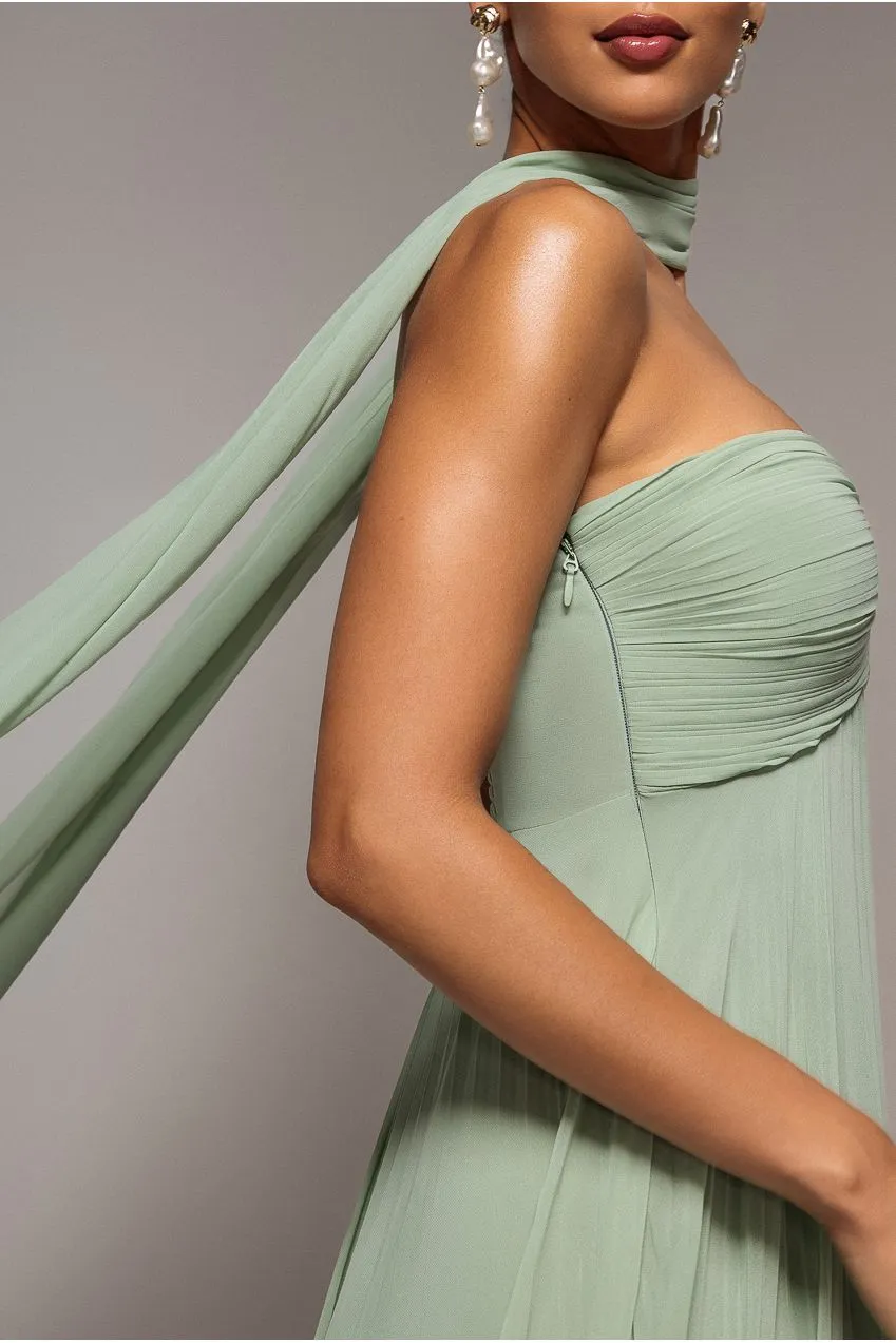 Goddiva Pleated Chiffon abito maxi verde salvia con coppe