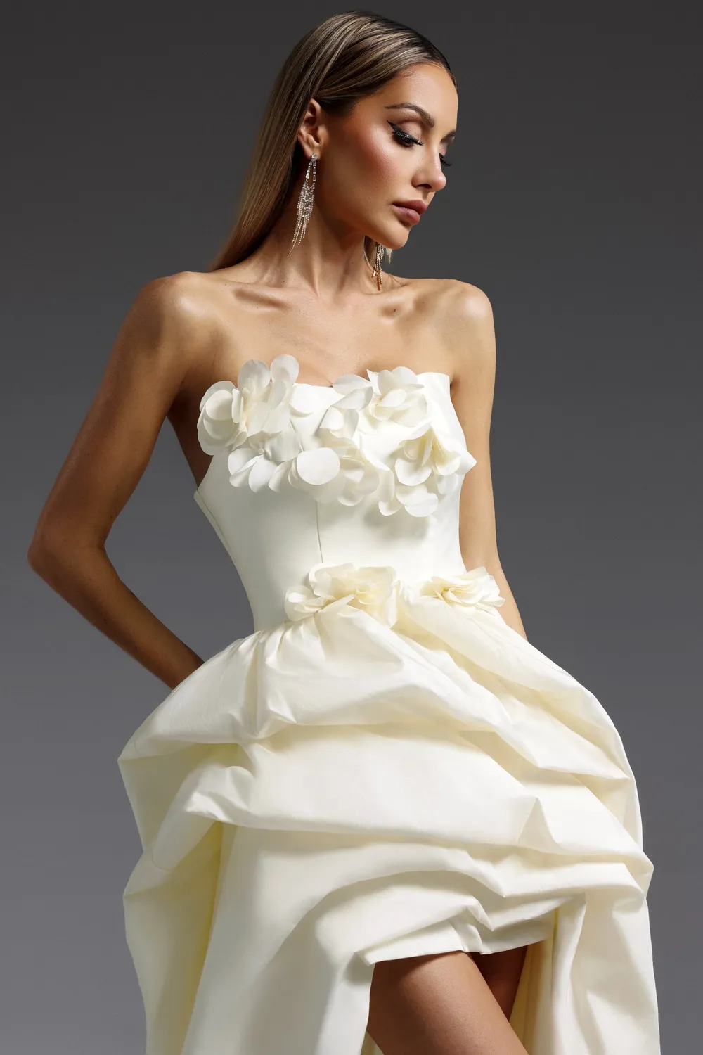 Bella Barnett Tabitha abito maxi bianco fiori senza maniche