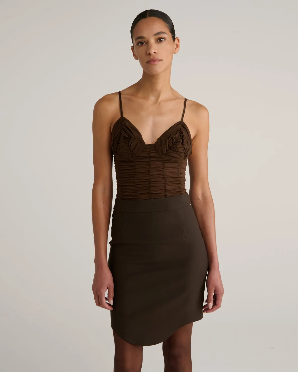 Violante Nessi Pensato top marrone in seta georgette