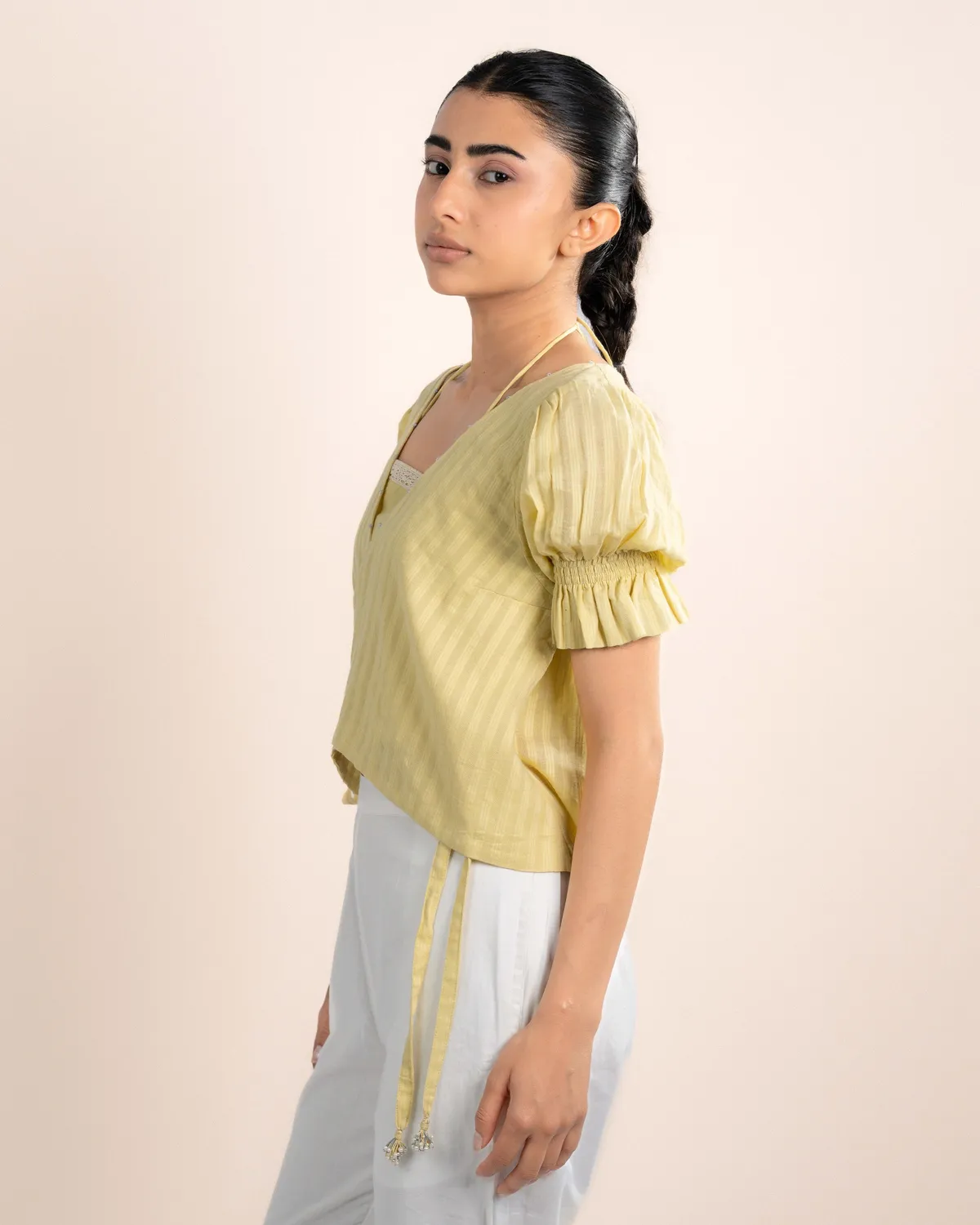 Our Dve Koi top incrociato giallo ocra cotone