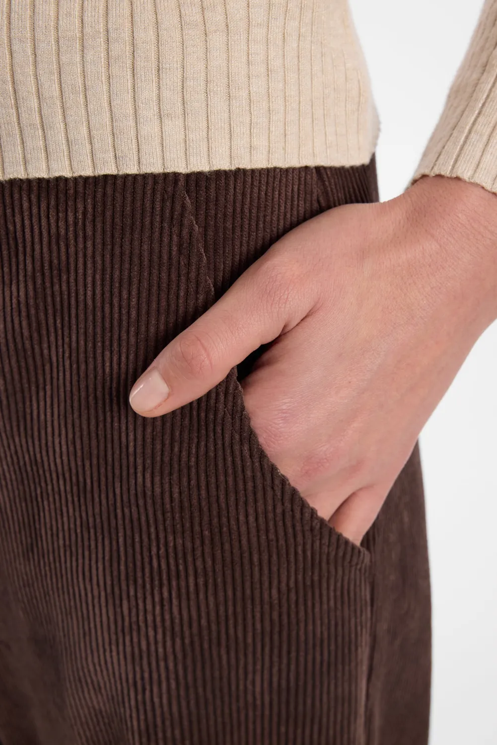 Ana Alcazar Enliria pantaloni velluto marrone palazzo