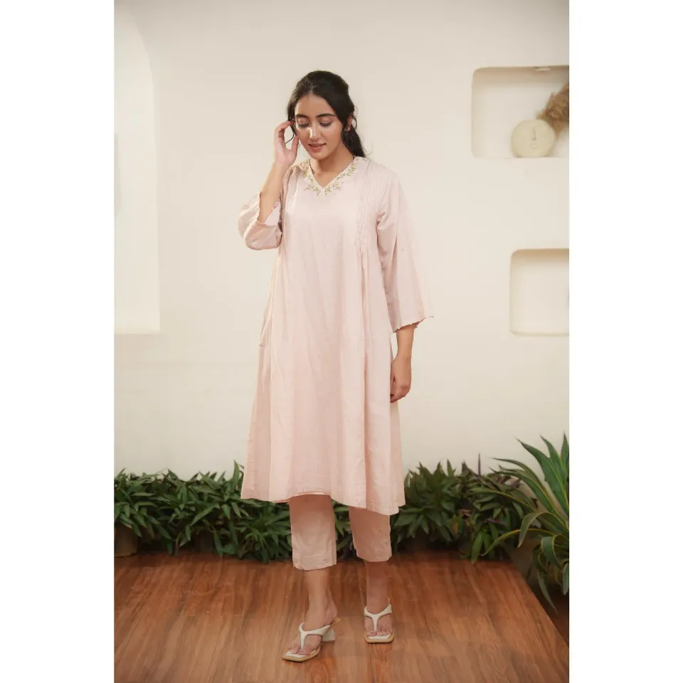 Our Dve Capsule 9 Coordinato rosa cotone ricamo