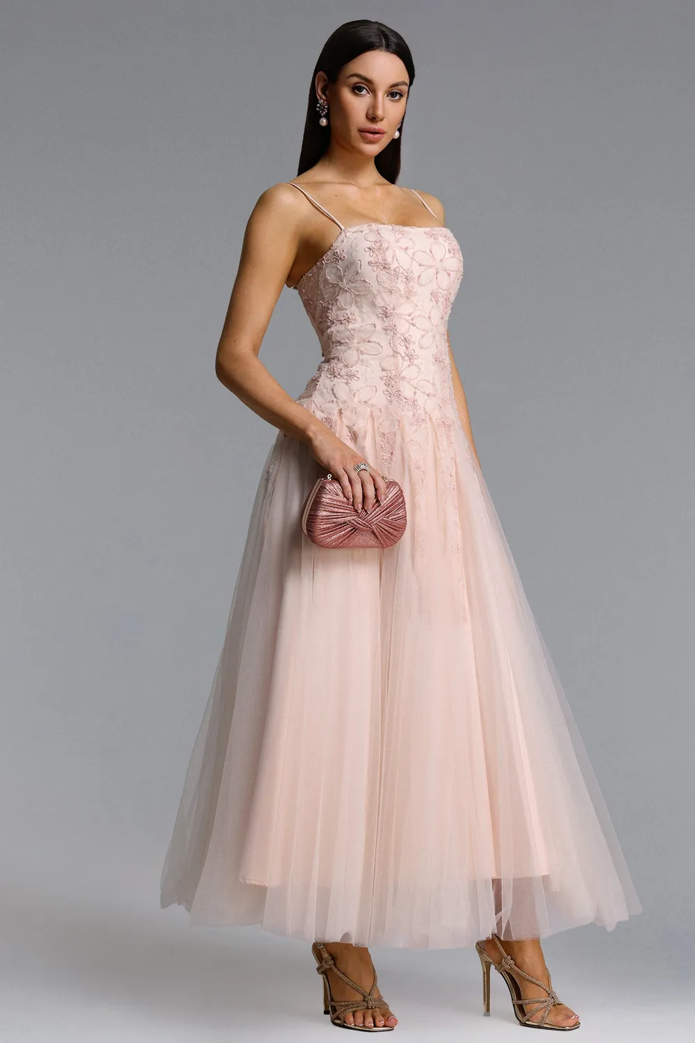 Bella Barnett Kamo abito maxi beige tulle floreale