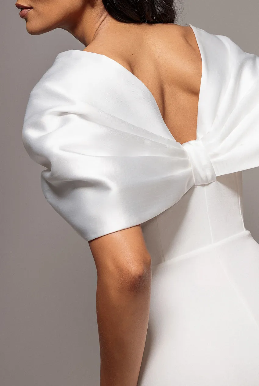 Goddiva Off Shoulder Satin Bow abito maxi bianco scuba