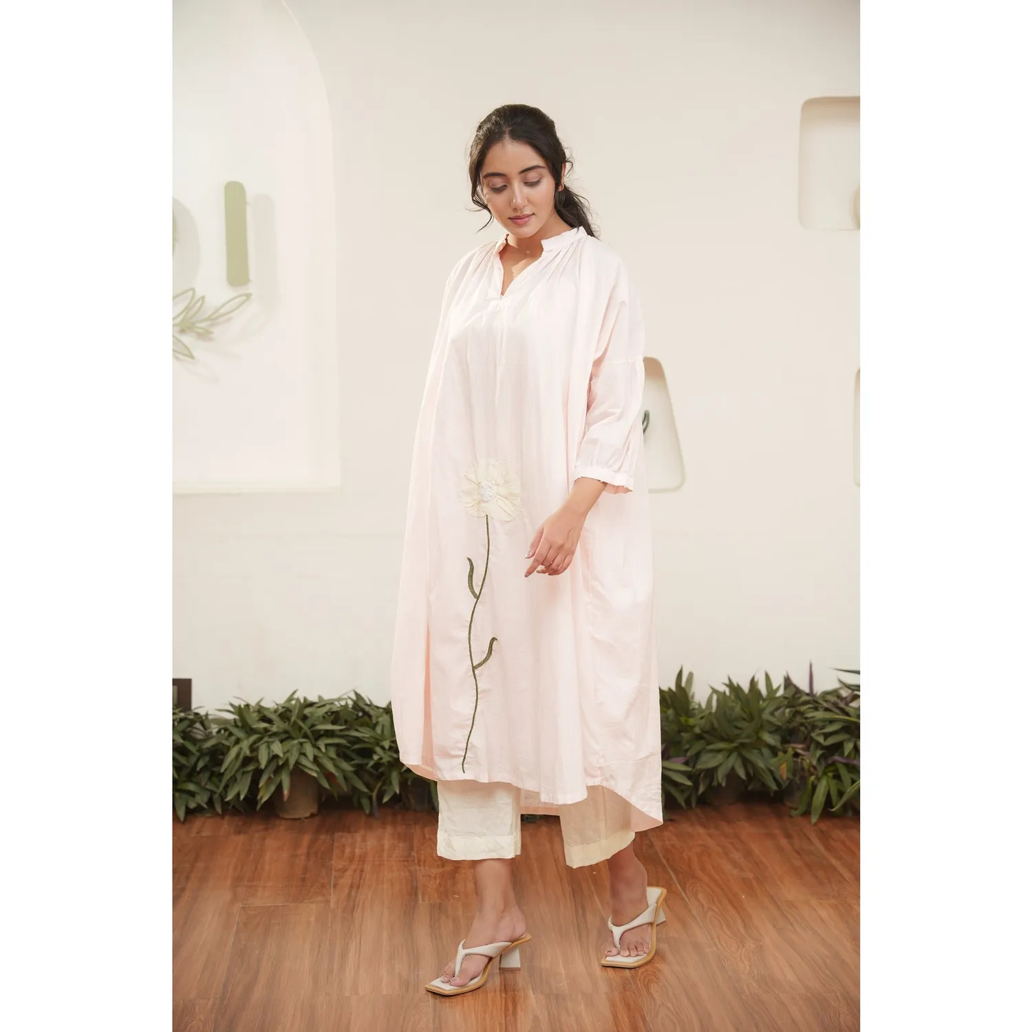 Our Dve Capsule 15 coordinato rosa top pantaloni