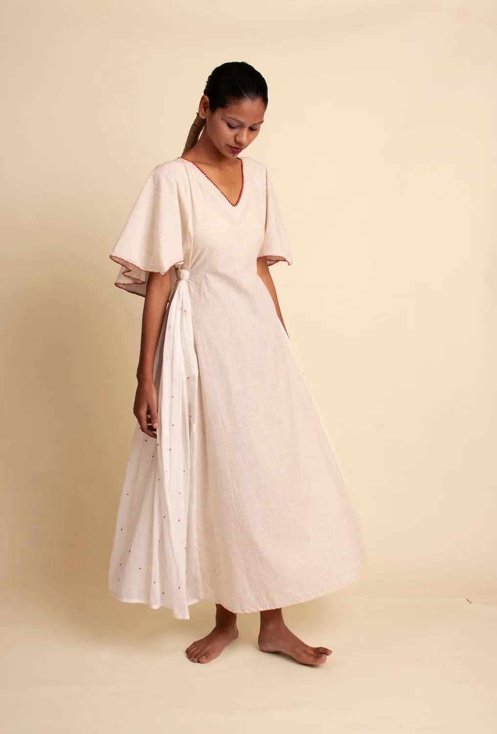 Our Dve Desai Dress abito beige cotone mantella