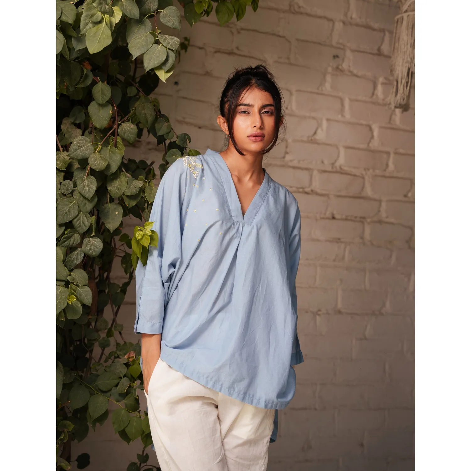 Our Dve Capsule 20 camicia donna blu cotone manica kimono