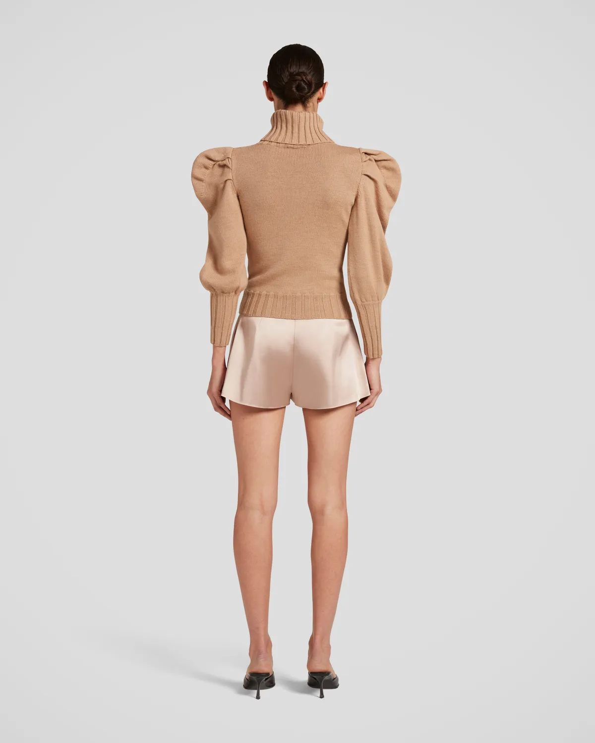 Violante Nessi Pasolini shorts raso cady beige