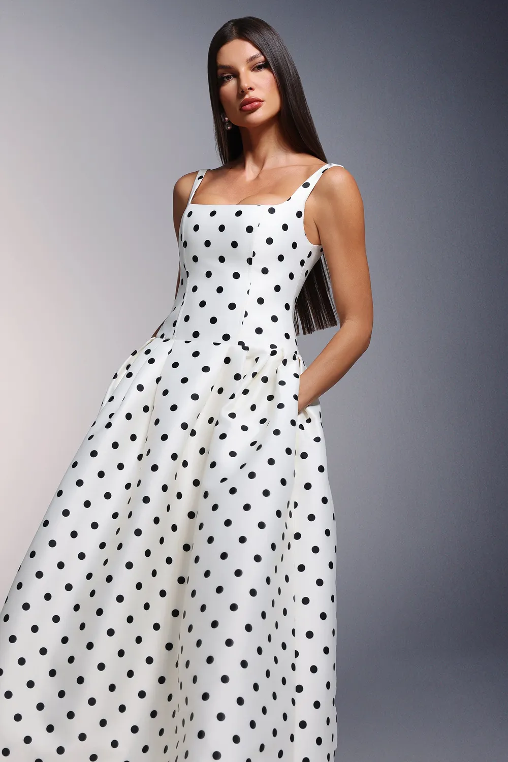 Bella Barnett Zada abito maxi beige pois smanicato